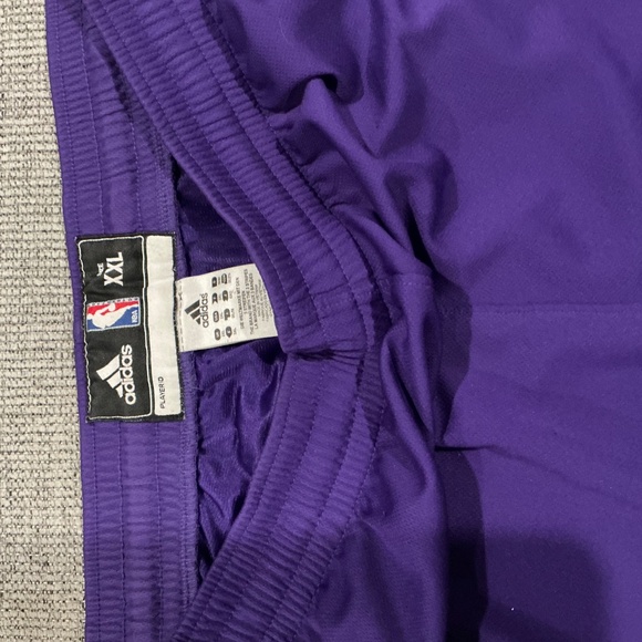 Men’s Adidas Lakers Away Shorts XXL - Picture 4 of 5